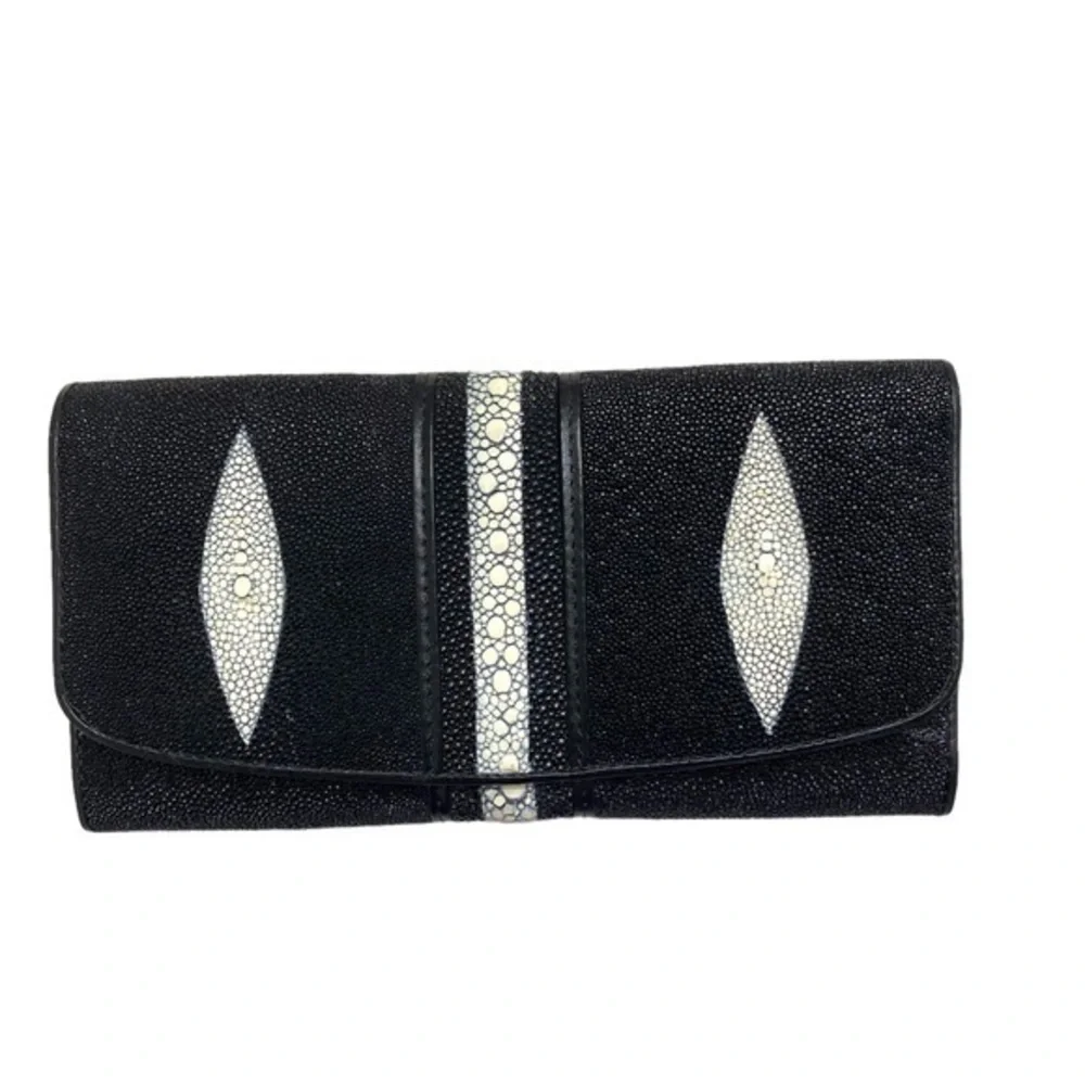 Findig genuine stingray leather wallet new without tags